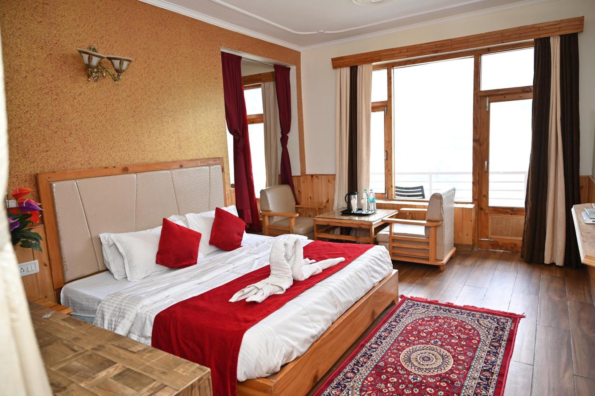 Hotel Seven Hills Manali Екстер'єр фото