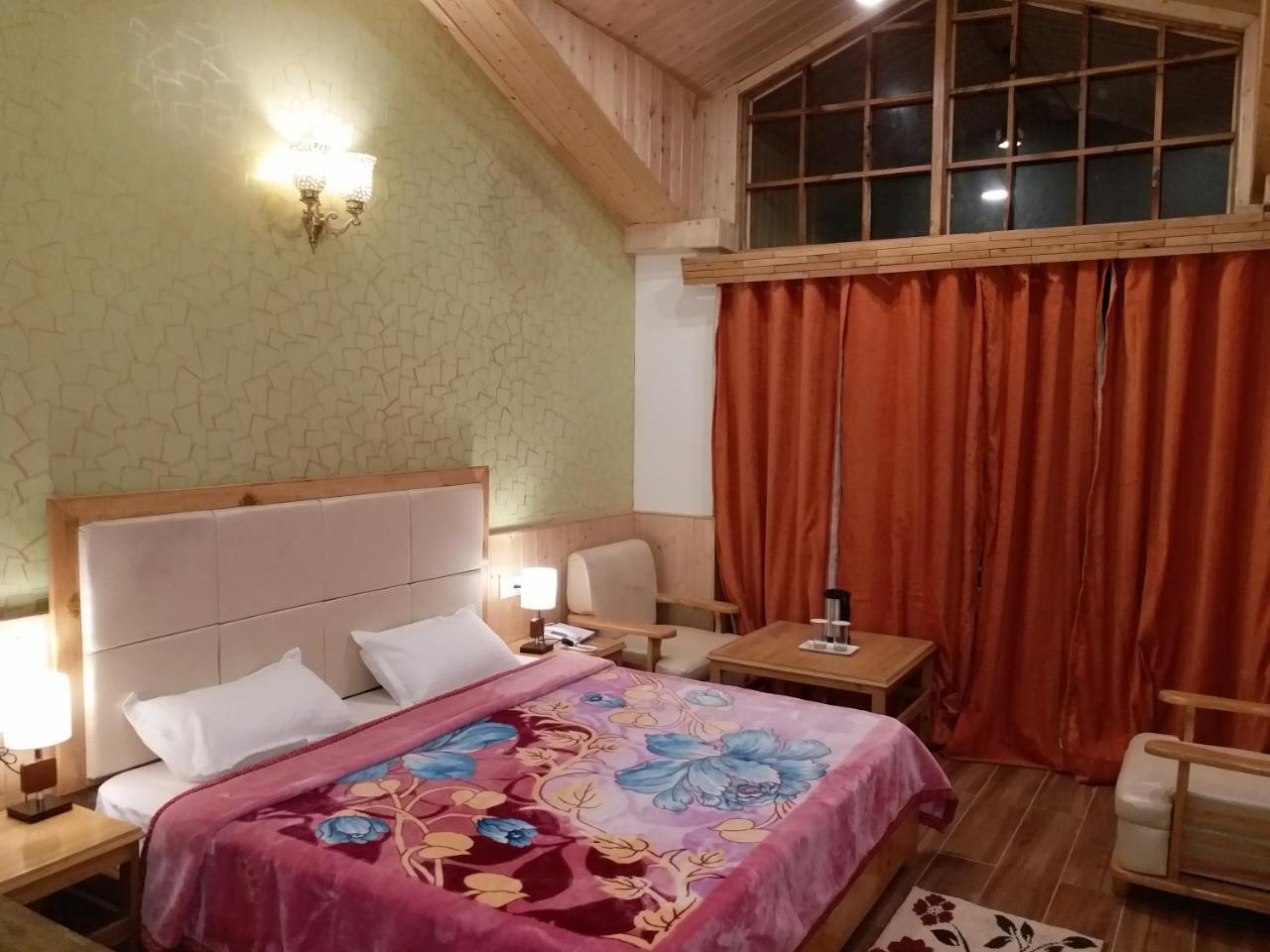 Hotel Seven Hills Manali Екстер'єр фото