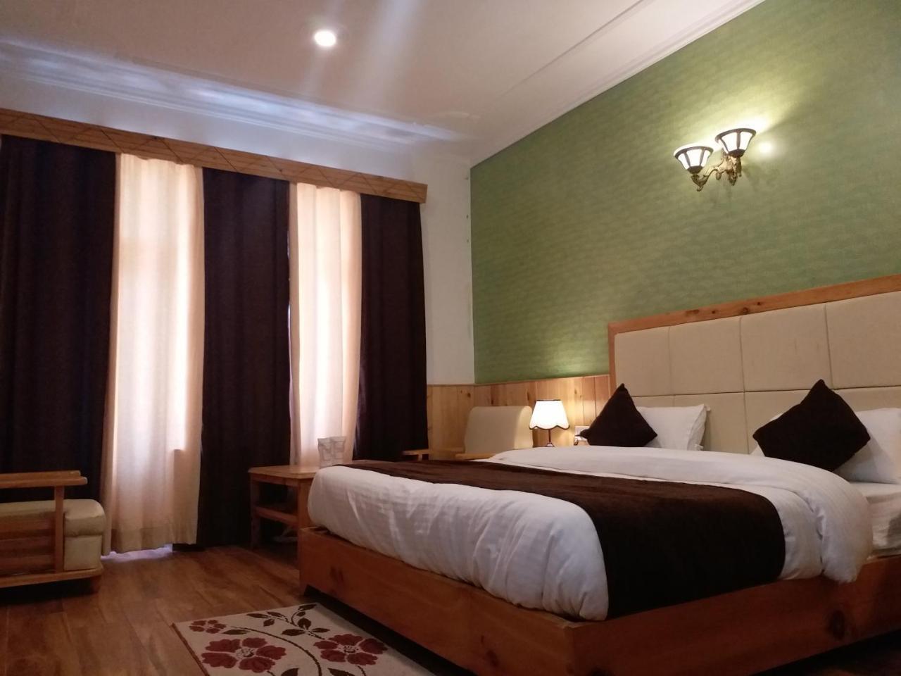 Hotel Seven Hills Manali Екстер'єр фото