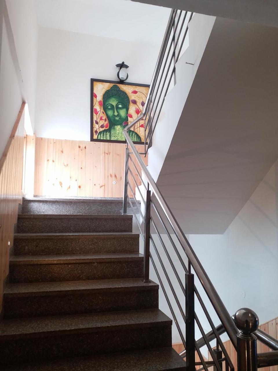 Hotel Seven Hills Manali Екстер'єр фото
