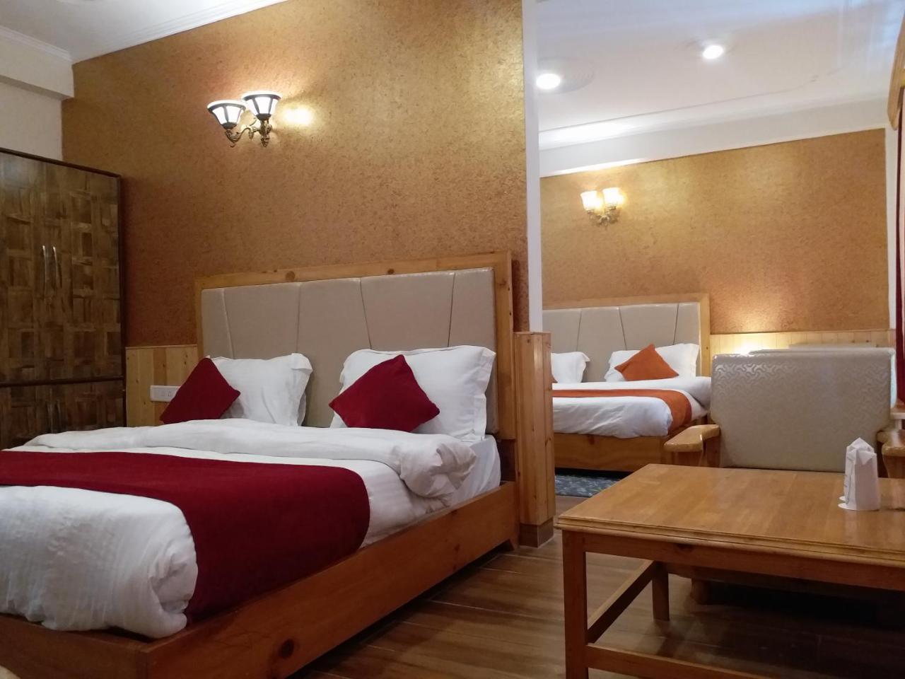 Hotel Seven Hills Manali Екстер'єр фото